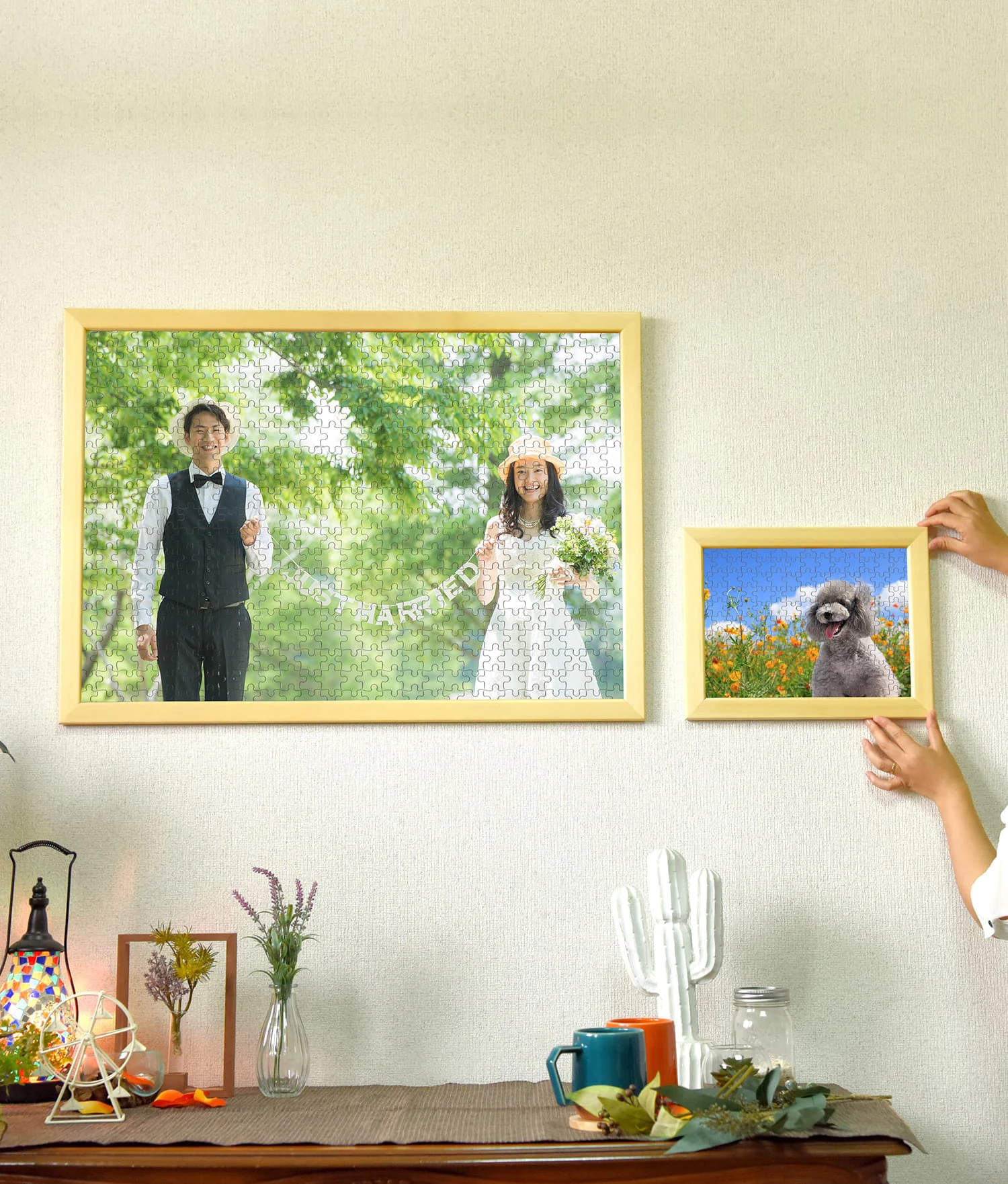 結婚式と愛犬の写真を印刷した、木製フレーム入りの実物ジグソーパズル